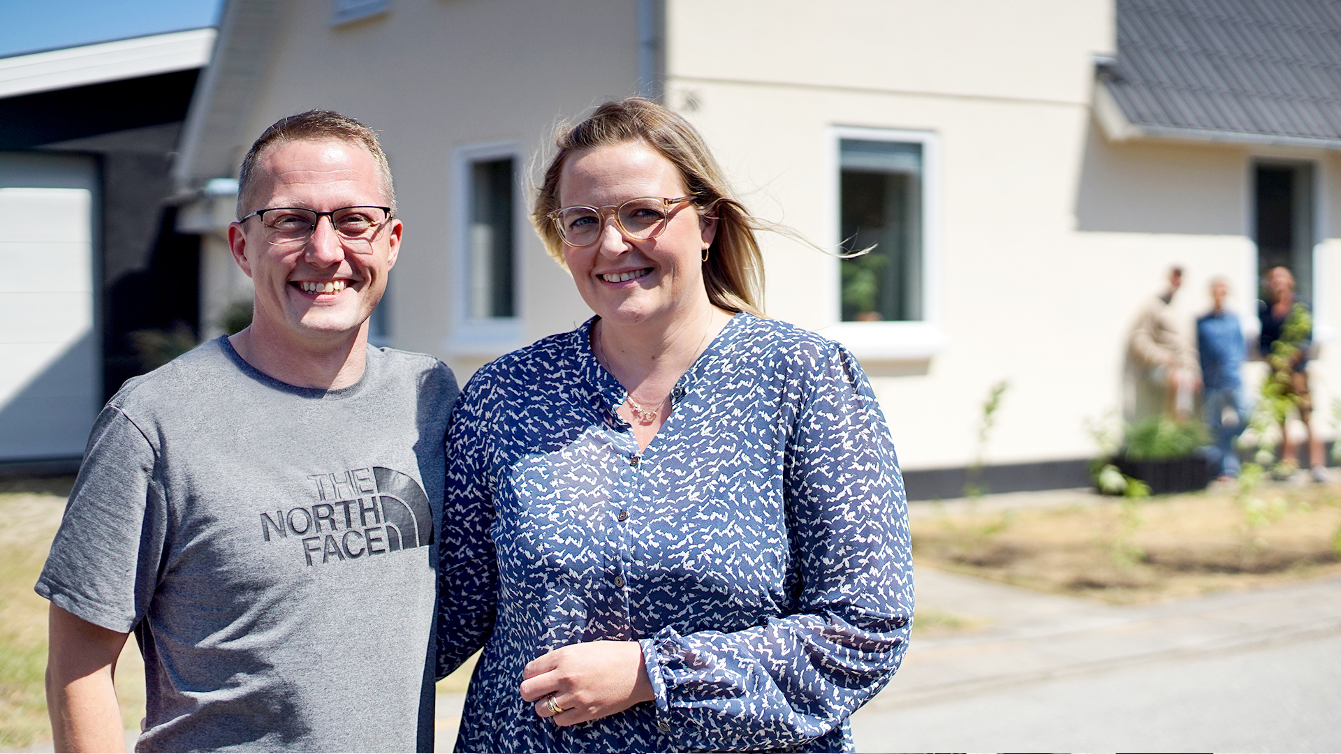 I hus til halsen XII: Brandmænd og bryllup